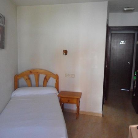 Hostal El Descanso Madrid Kültér fotó