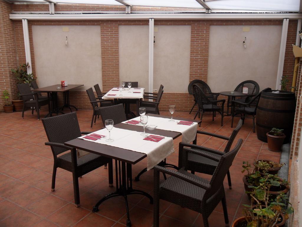 Hostal El Descanso Madrid Kültér fotó