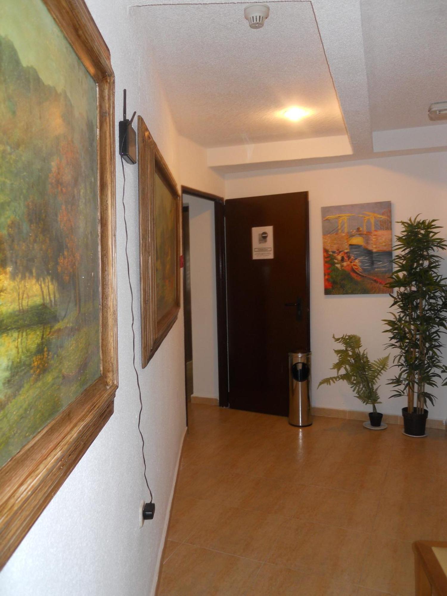 Hostal El Descanso Madrid Kültér fotó