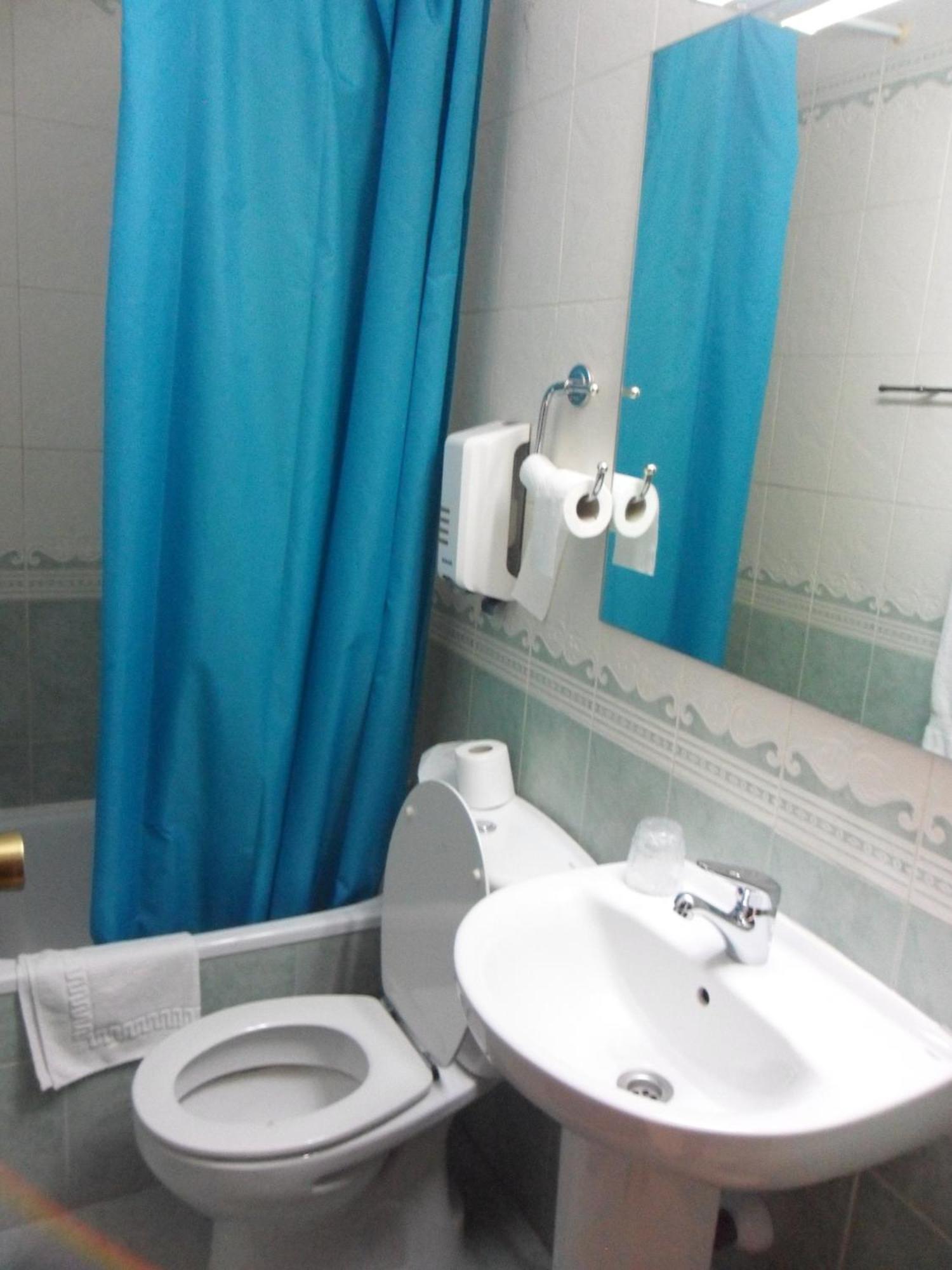 Hostal El Descanso Madrid Kültér fotó