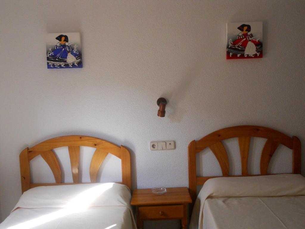 Hostal El Descanso Madrid Szoba fotó