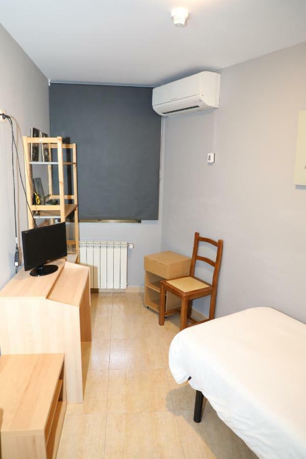 Hostal El Descanso Madrid Kültér fotó