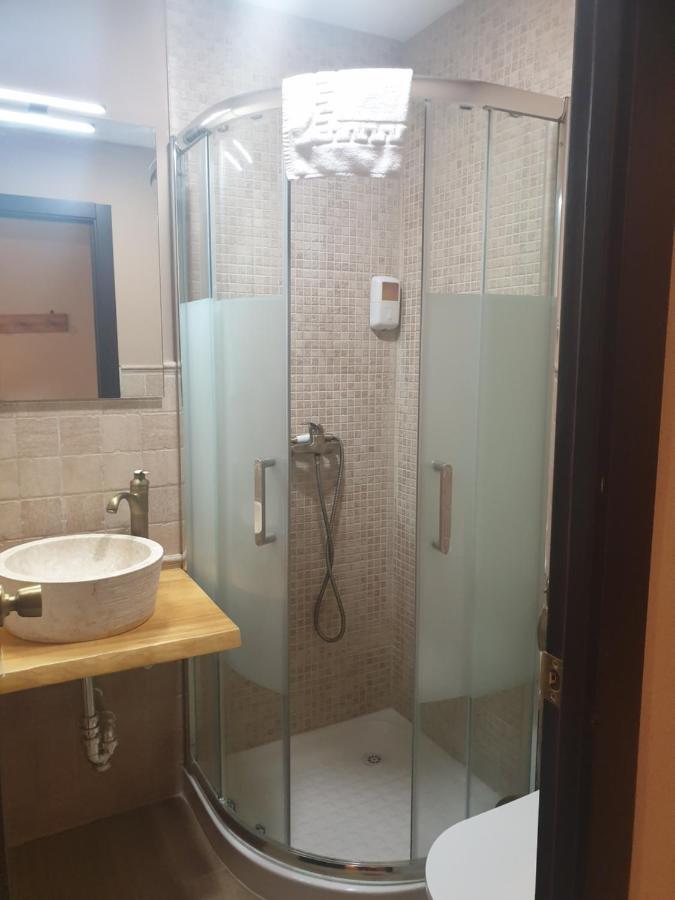 Hostal El Descanso Madrid Kültér fotó