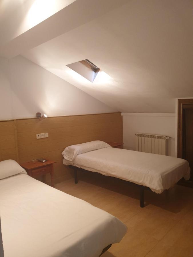 Hostal El Descanso Madrid Kültér fotó