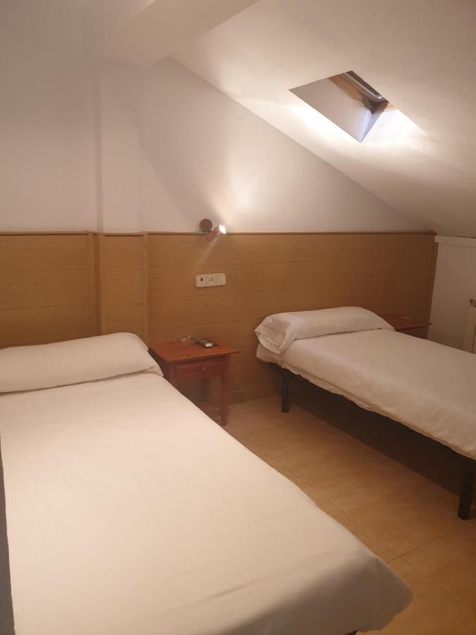 Hostal El Descanso Madrid Kültér fotó