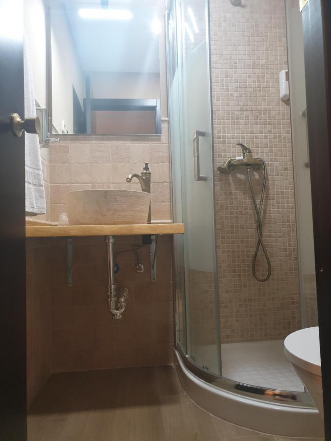 Hostal El Descanso Madrid Kültér fotó